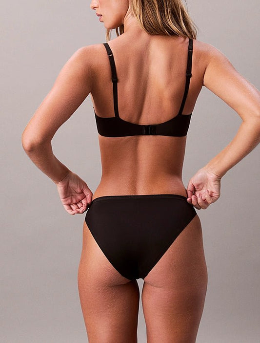 Tai i Sort fra Calvin Klein
