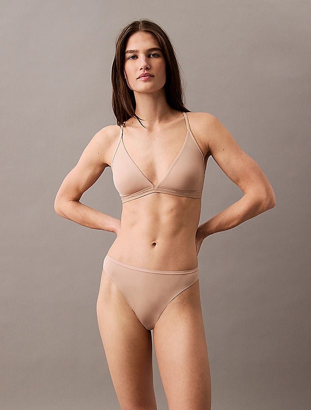 150715 | Calvin Klein - Basic 2025 7NS Pudder