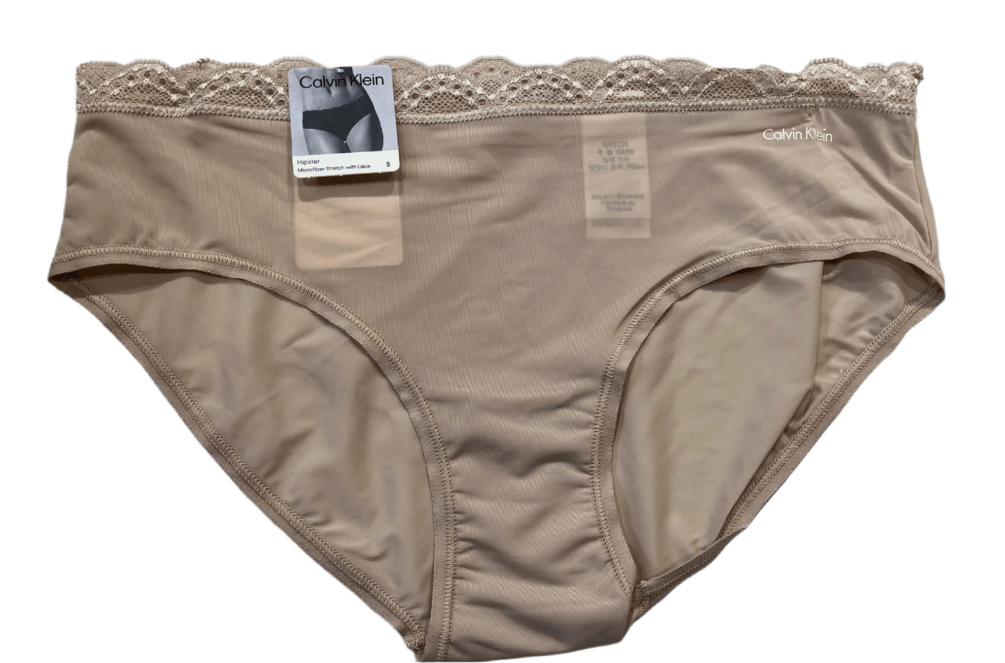 Calvin Klein 151182 hipster-underbukser i farven »powder« med blonderkant, afbilledet fladt på en hvid baggrund, med mærkerne stadig på.