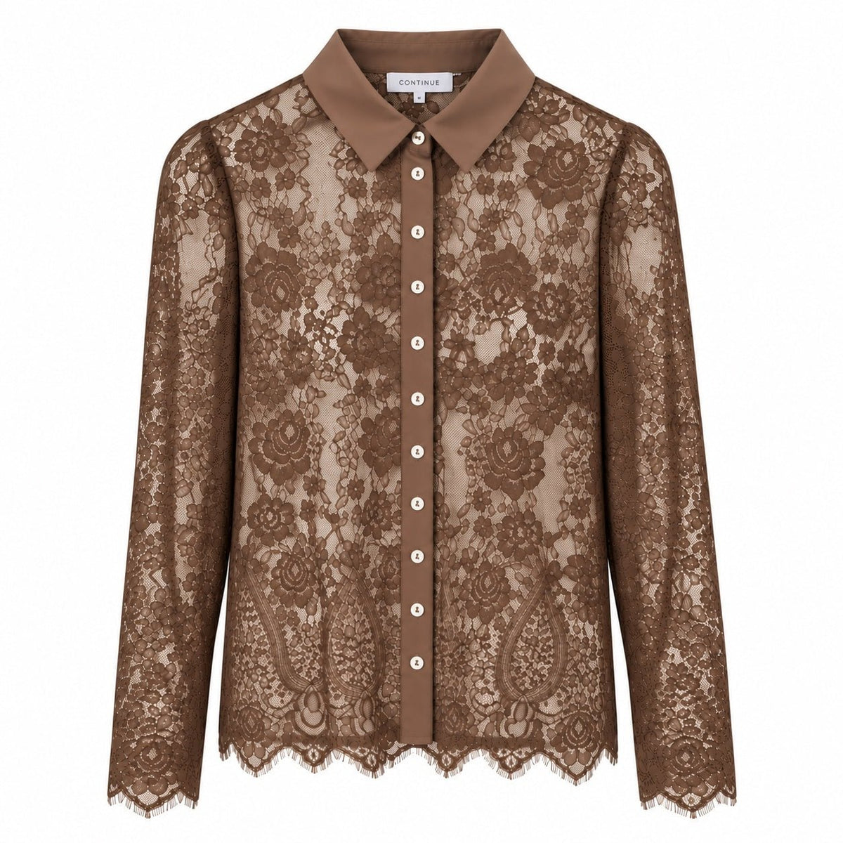 FORTSÆT Paloma Camel: Brun langærmet bluse i blonder med ensfarvet krave, knapper foran og blomstermønster.