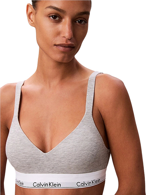 153165 | Calvin Klein - P7A Grå