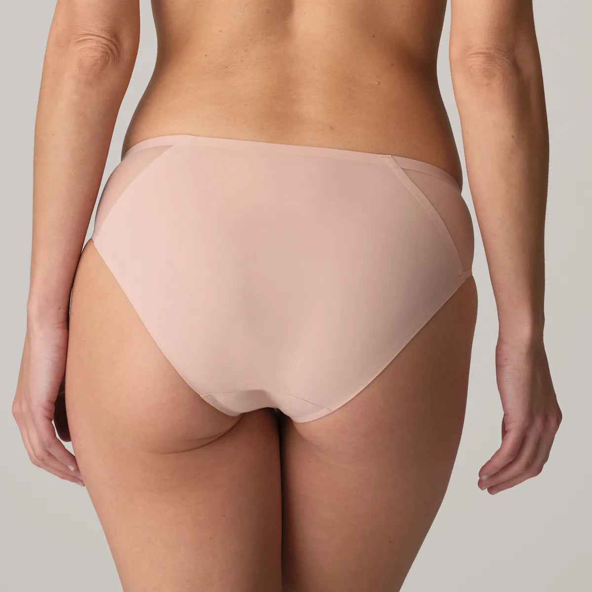 Bagfra-billede af Marie Jo – LOUIE Powder Rose Rosa: lyserøde trusser med fuld dækning og gennemsigtige sidepaneler.