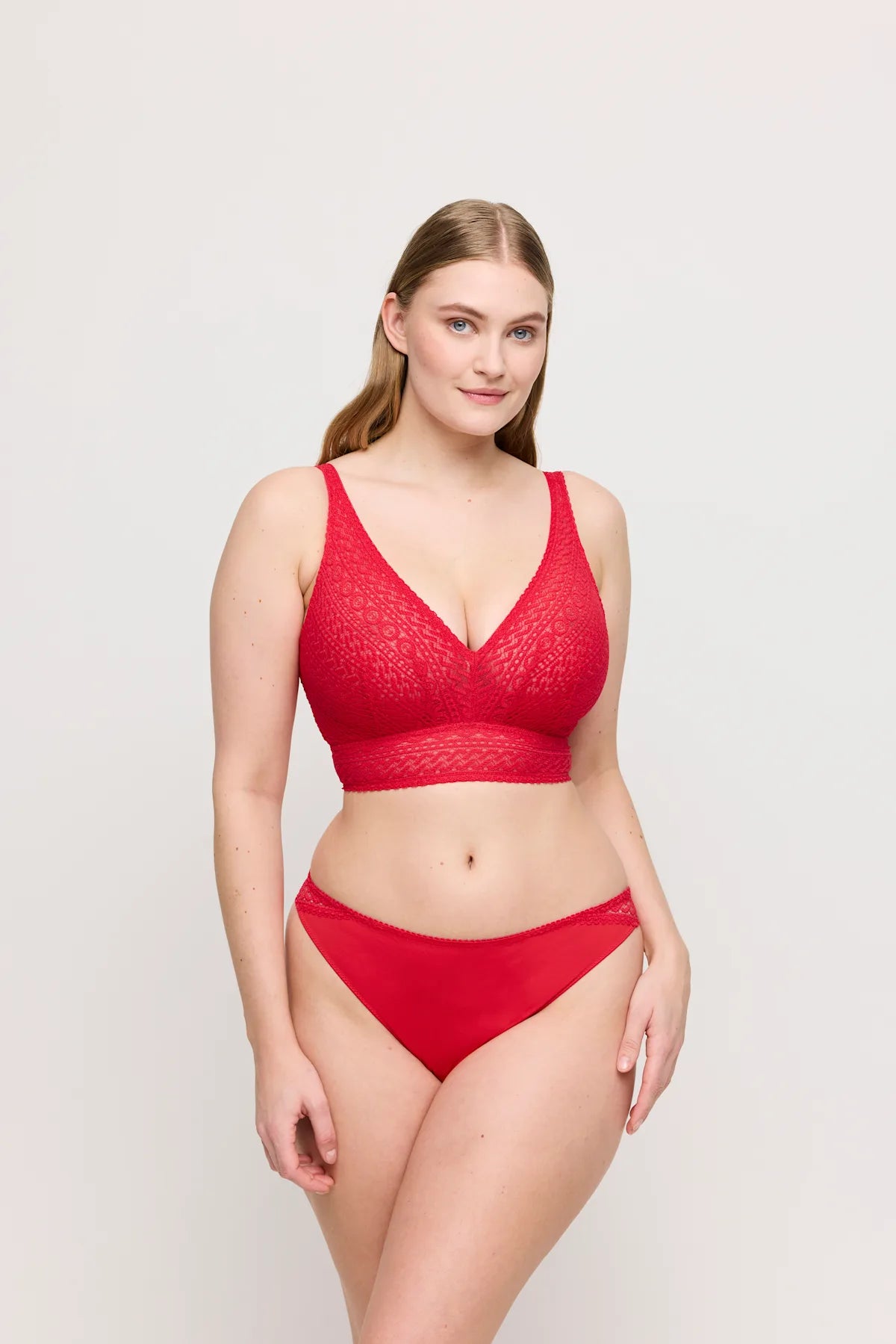 151824 | PrimaDonna - Montara True Red Rød