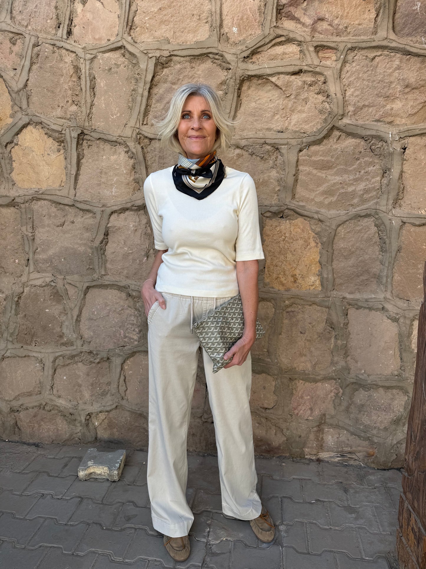 154040 | Red Button - Claudette L33 Beige