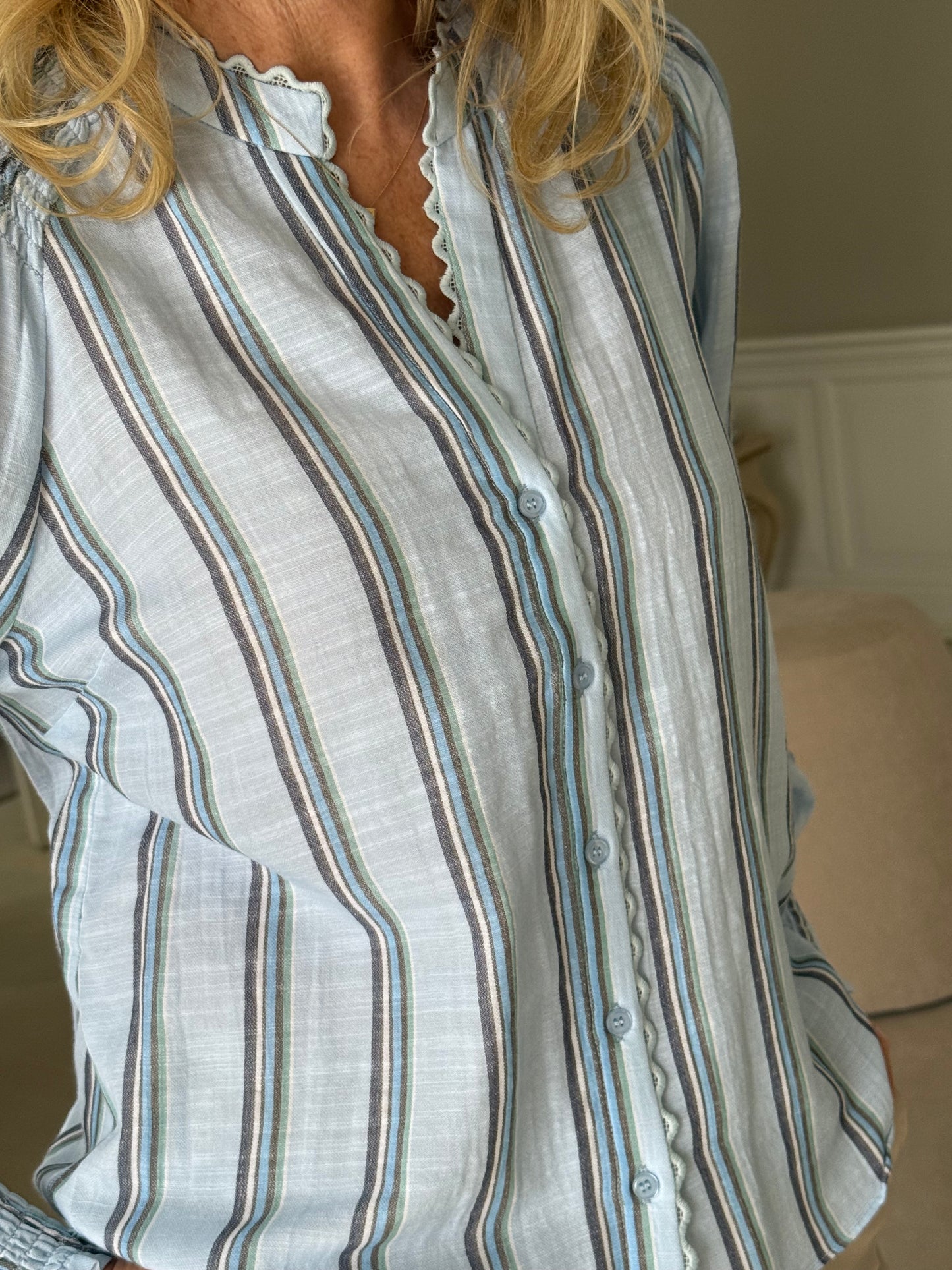 153899 | Gustav - Kora Stribet