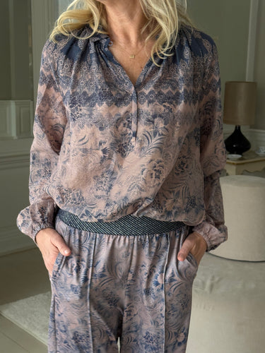 153472 | Gustav - Annsofie Blå mønstret