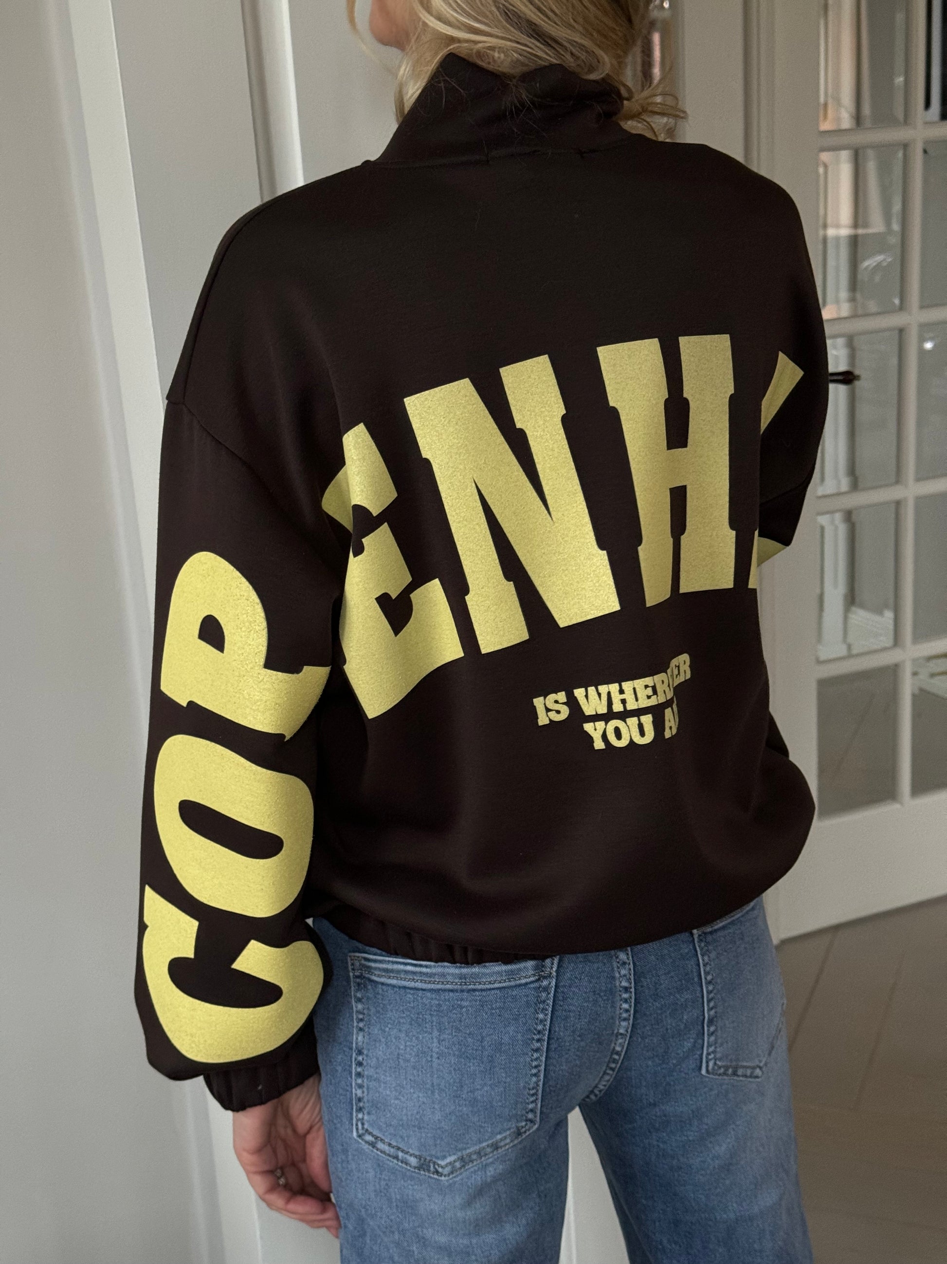 153714 | Marta du Château - Nete Mørkebrun