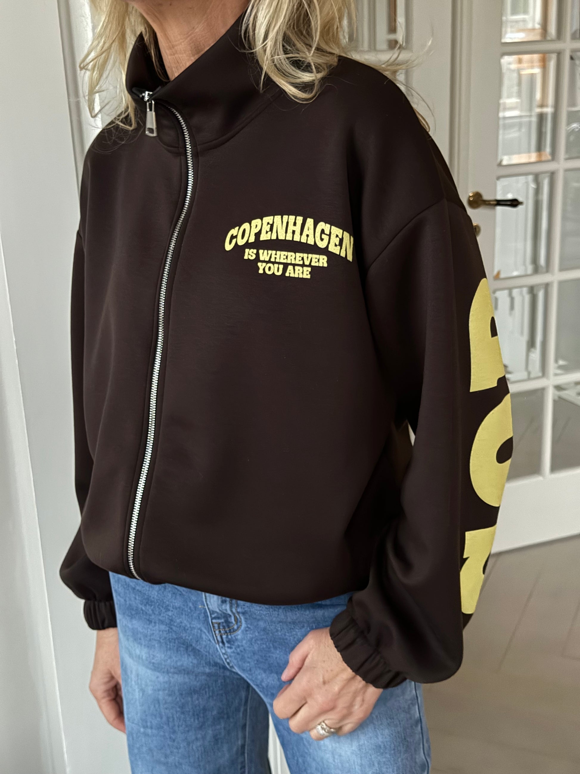 153714 | Marta du Château - Nete Mørkebrun