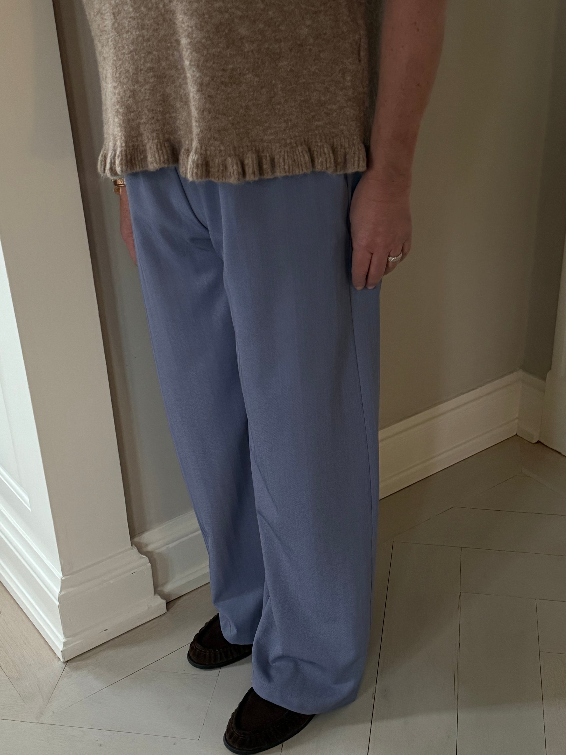 153705 | Marta du Château - Trine Blå