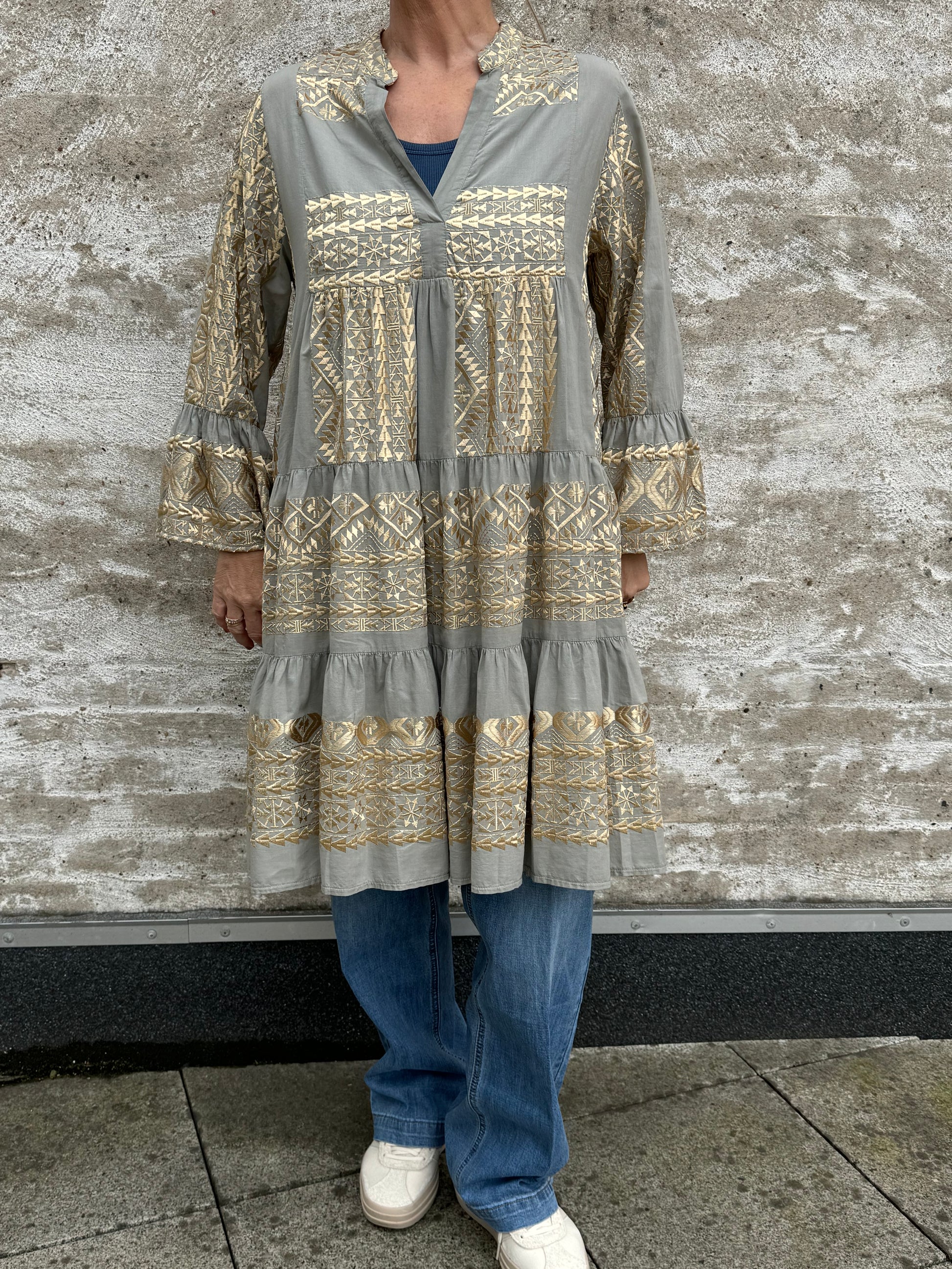 154196 | Greek Archaic Kori - Classic triangle ruffles Grå