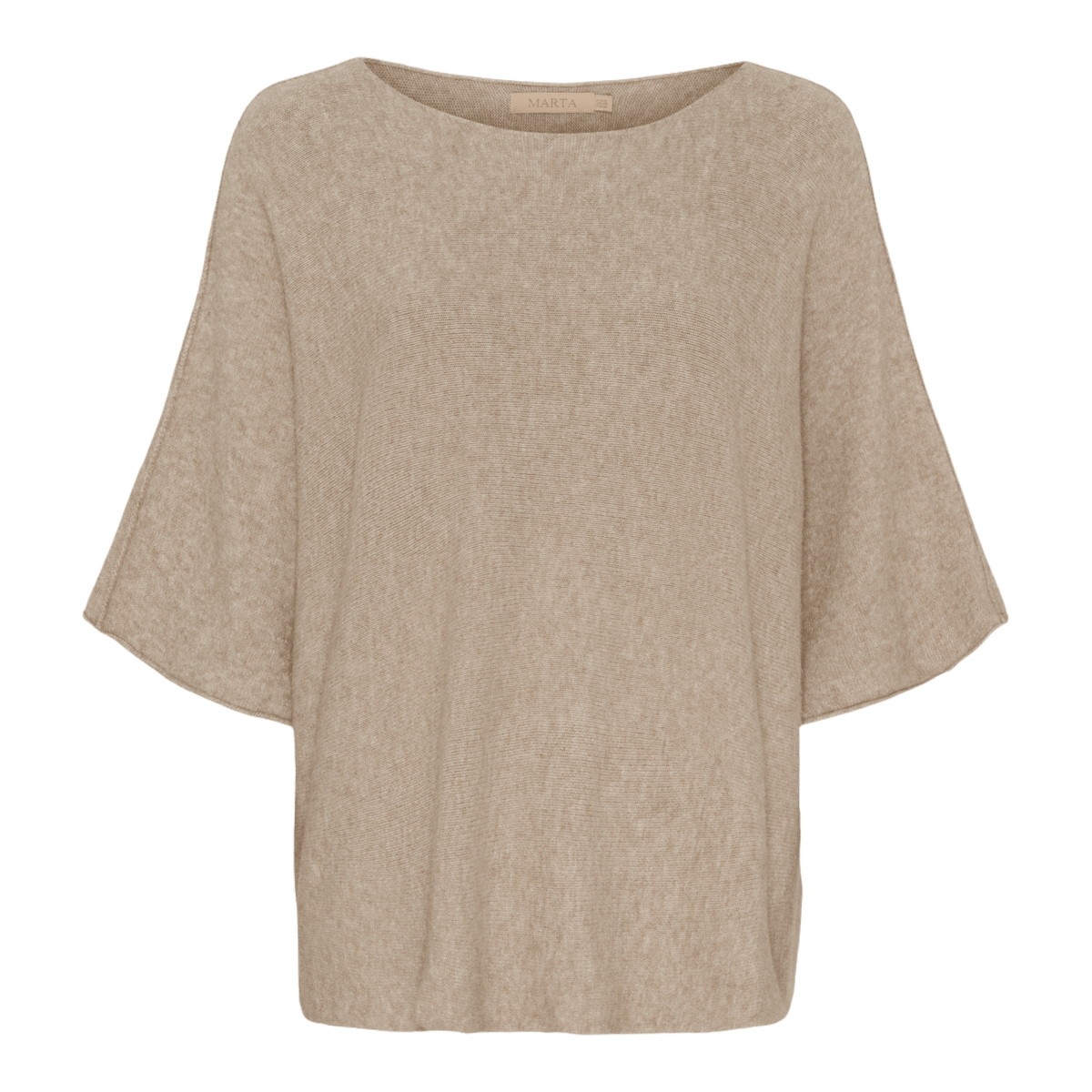 Sia Lysebrun-sweater i løs pasform af Marta du Château, med bred halsudskæring, vist på en ensfarvet hvid baggrund.