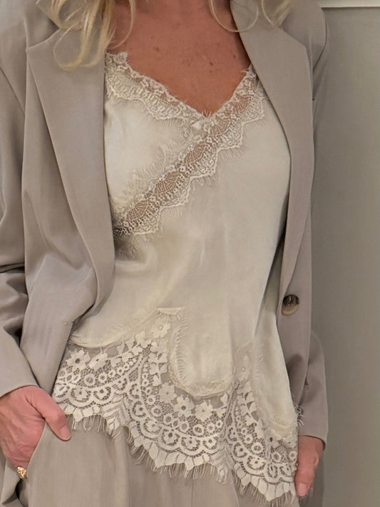  i Beige fra Marta du Château