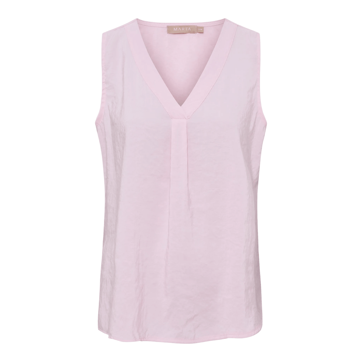 Marta du Château 155032: Ærmeløs bluse med V-udskæring i farven Opaline Pink og plissering foran – perfekt til varme sommerdage.