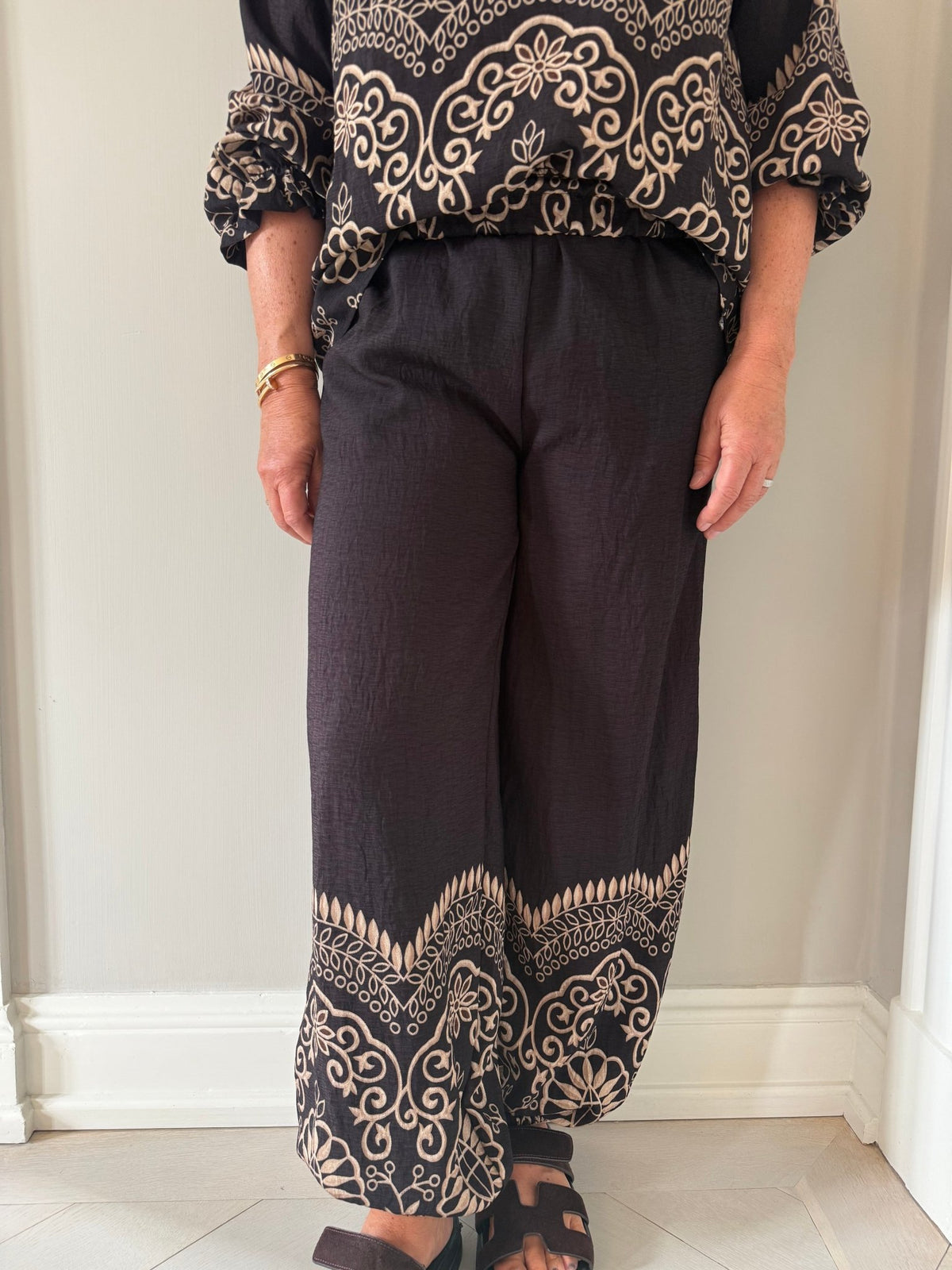 155415 | Marta du Château - Linden Sort mønstret