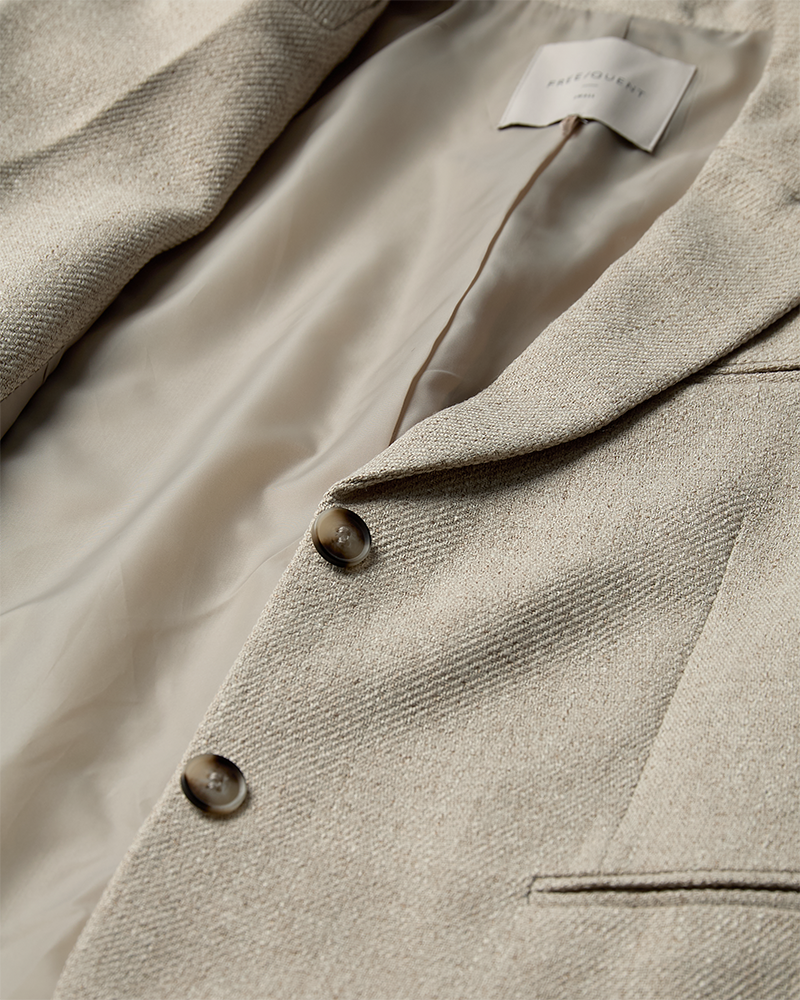 153678 | Freequent - Lydia Sand