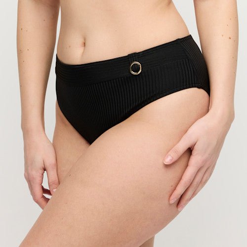PrimaDonna Swim Delray Black Sort-badebukser med høj talje har en elegant cirkulær detalje, der giver et stilfuldt look.