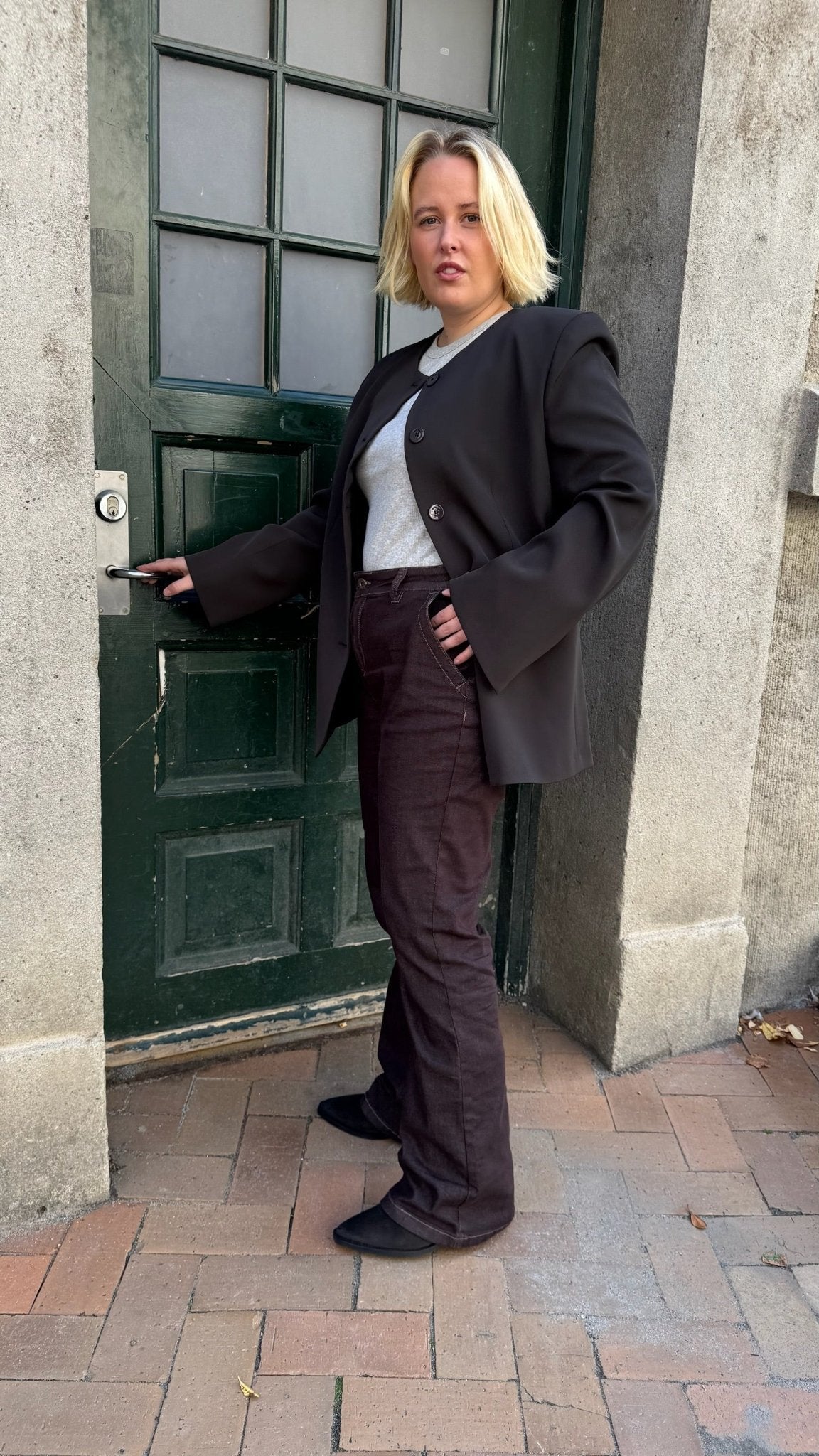 Brune jeans og blazer