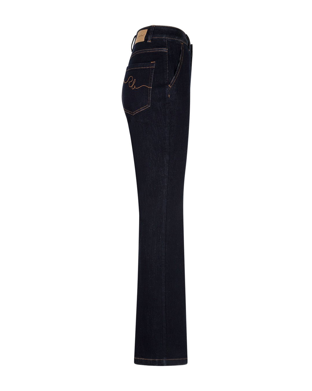 Red Button Bibette Mørk denimjeans i mørkeblå, set fra siden, med kontrastsyninger og en dekorativ baglomme.