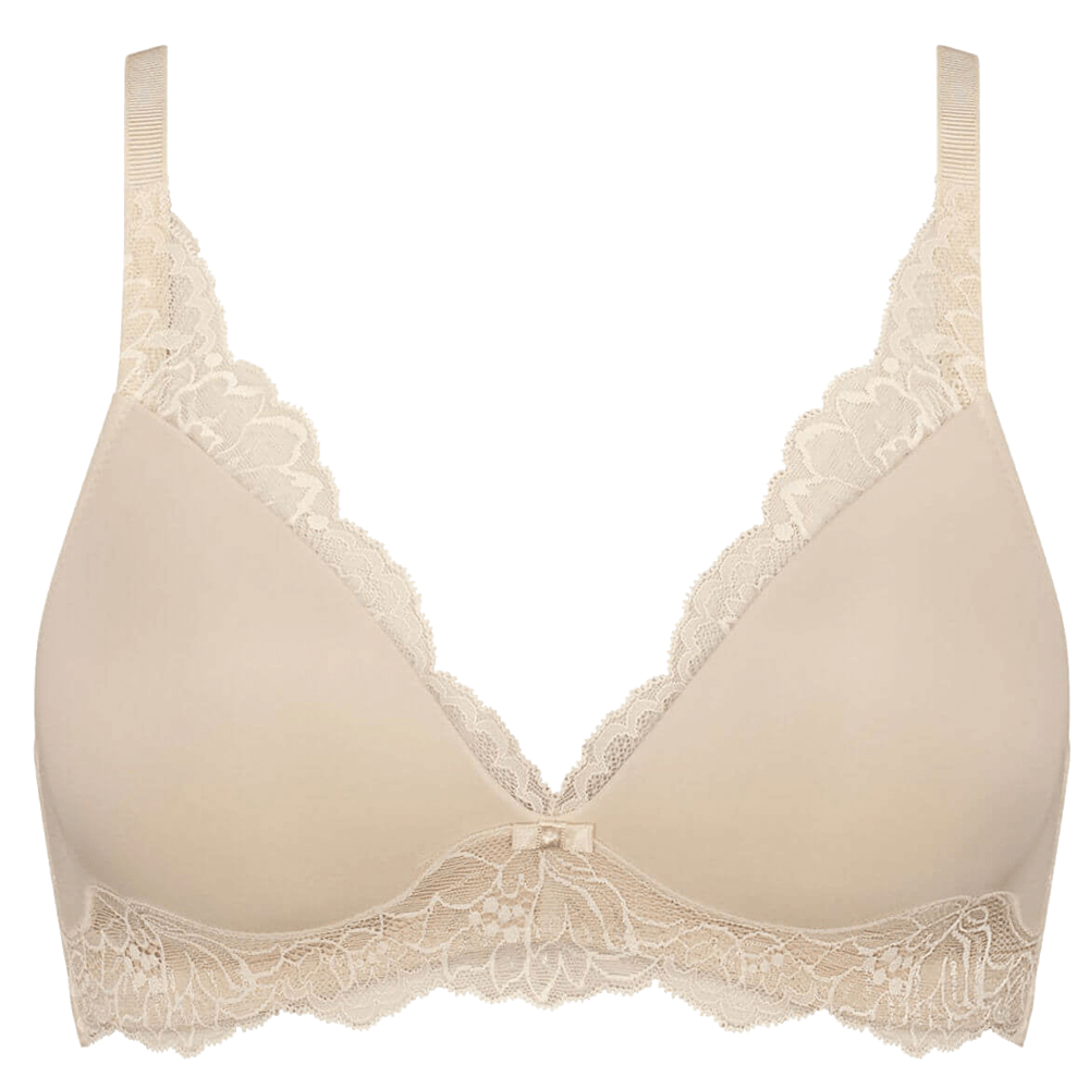 Triumph Amourette Charm 6720 Hud: trådløs, beige, blonder på stropper og skåle, sød sløjfe foran.