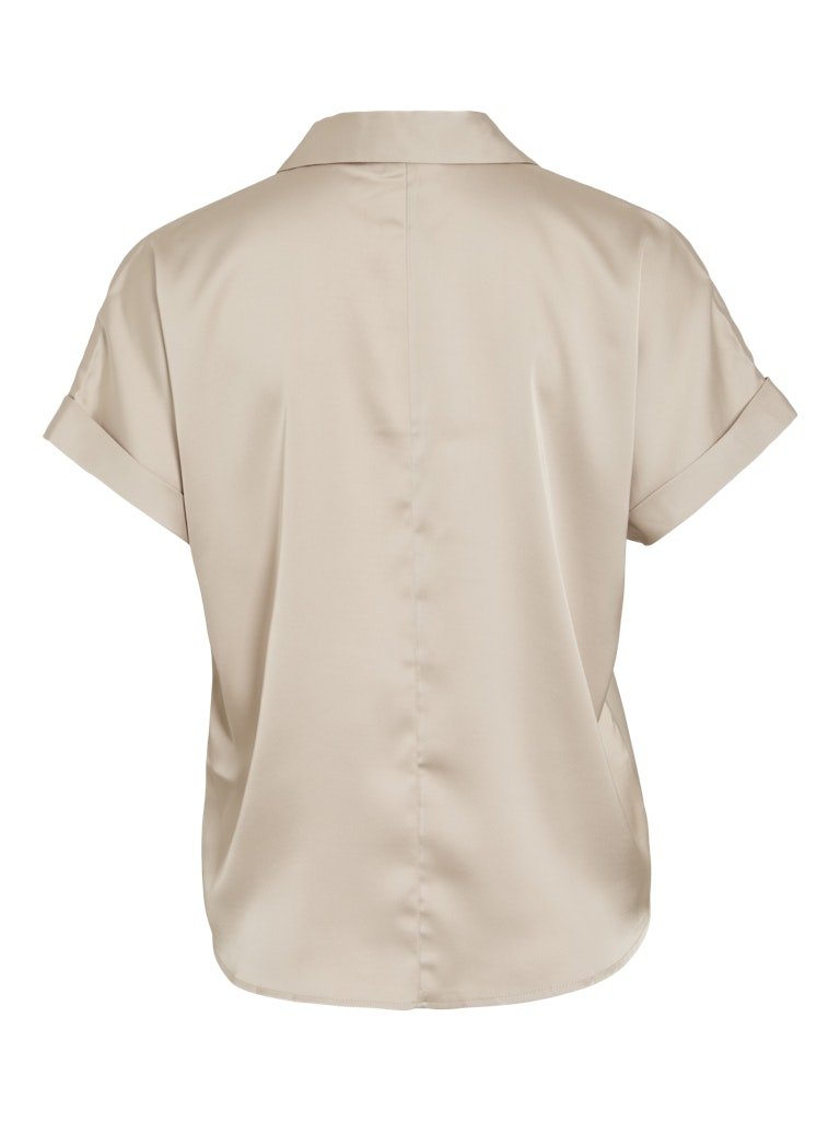 Bagfra set af VILA Vienna Ravenna Beige-blusen, der har krave og manchetter på ærmerne i et raffineret design.