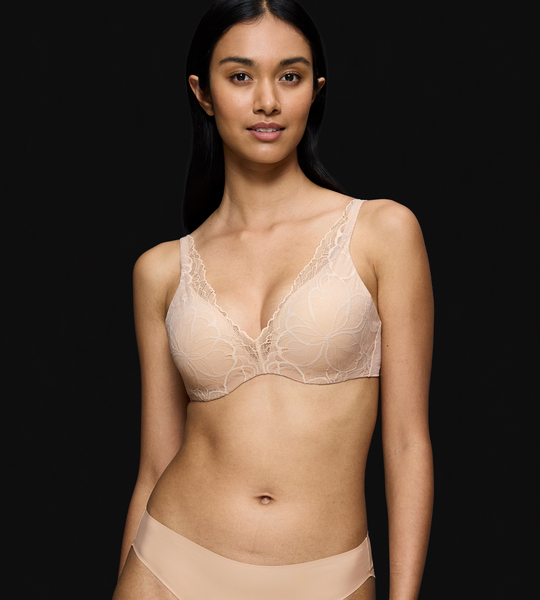 149862 | Triumph - Body Make-Up Illusion Lace WP Pudder