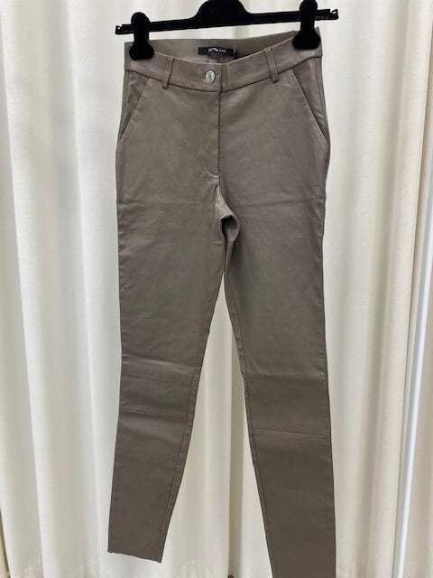 Leather pants i Grey-brown fra BTF CPH